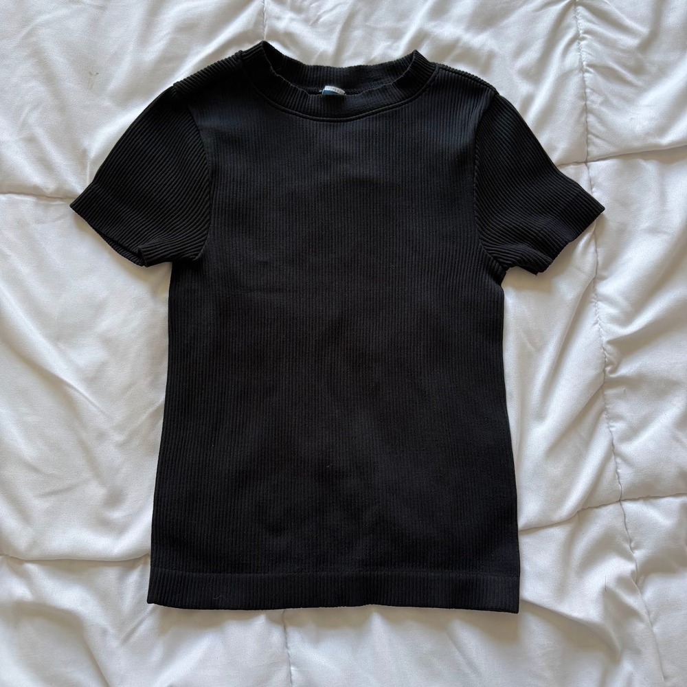 Old Navy Womens Seamless Rib-Knit Short Sleeve T-Shirt Black Crew Neck Small